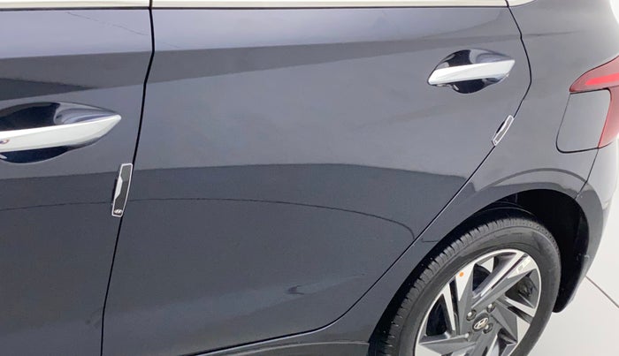2022 Hyundai NEW I20 ASTA (O) 1.2 AT, Petrol, Automatic, 5,714 km, Rear left door - Minor scratches