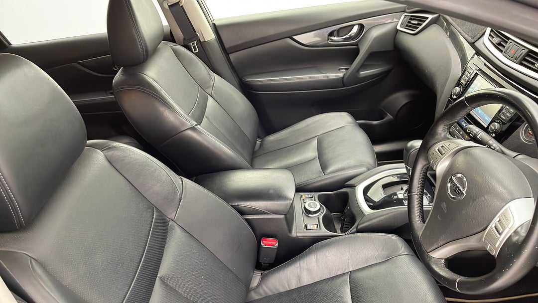 2014 Nissan X-trail Ti (4x4), Automatic, 90254 km, Right Side Front Door Cabin View