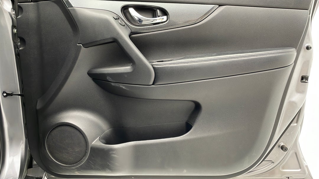 2014 Nissan X-trail Ti (4x4), Automatic, 90254 km, Speaker View