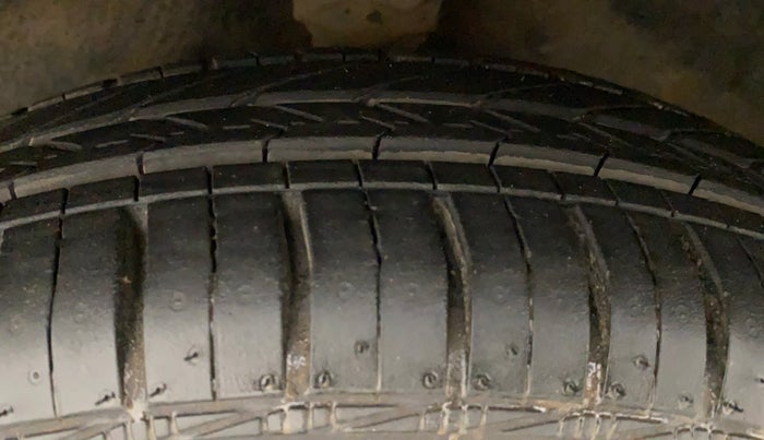 2013 Hyundai Santro Xing GLS, Petrol, Manual, 32,657 km, Left Front Tyre Tread