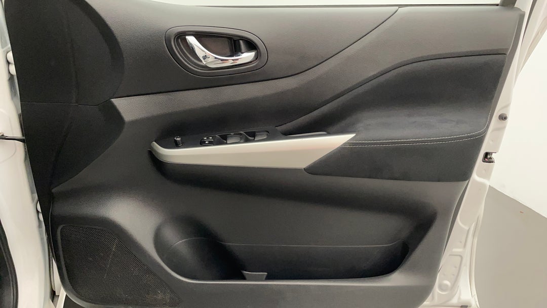 2019 Nissan Navara Rx (4x4), Automatic, 65026 km, Speaker View