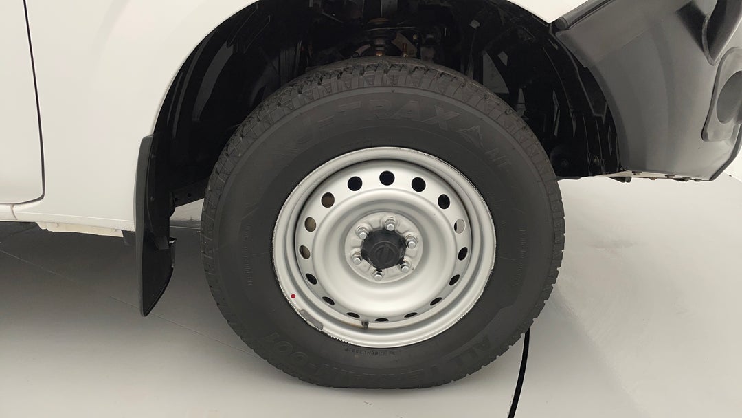 2019 Nissan Navara Rx (4x4), Automatic, 65026 km, Right Front Wheel