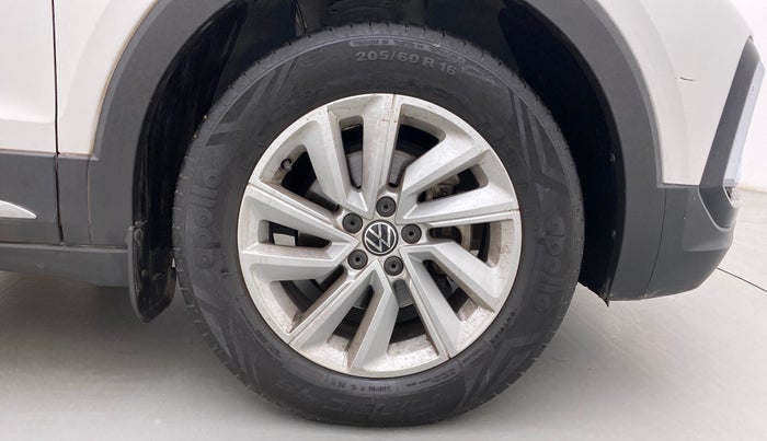 2022 Volkswagen TAIGUN HIGHLINE 1.0 TSI AT, Petrol, Automatic, 16,138 km, Right Front Wheel