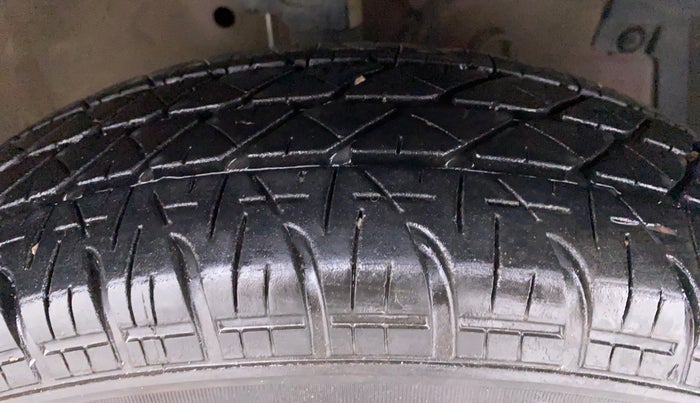 2015 Maruti Swift Dzire VDI, Diesel, Manual, 96,621 km, Right Front Tyre Tread