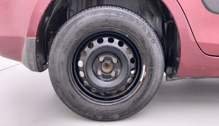 2015 Maruti Swift Dzire VDI, Diesel, Manual, 96,621 km, Right Rear Wheel