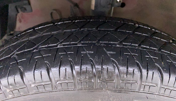 2015 Maruti Swift Dzire VDI, Diesel, Manual, 96,621 km, Left Front Tyre Tread