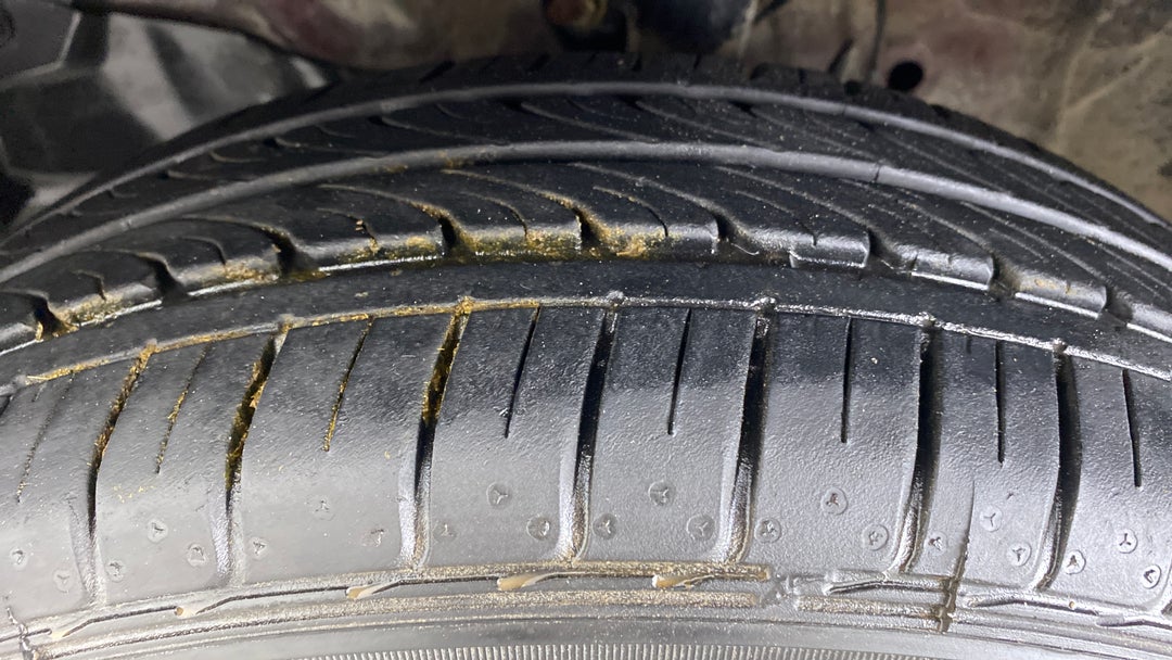Left Front Tyre Tread
