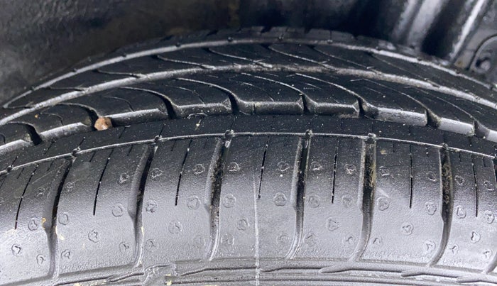 2015 Hyundai Grand i10 SPORTZ 1.1 CRDI, Diesel, Manual, 74,241 km, Left Rear Tyre Tread