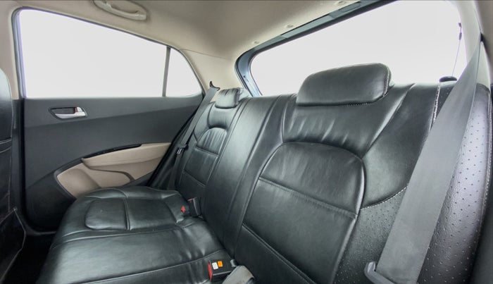 2015 Hyundai Grand i10 SPORTZ 1.1 CRDI, Diesel, Manual, 74,241 km, Right Side Rear Door Cabin