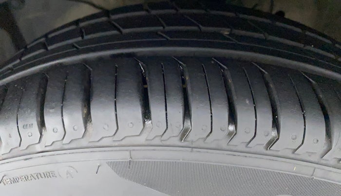 2017 Honda Jazz 1.2L I-VTEC V AT, Petrol, Automatic, 26,680 km, Left Front Tyre Tread