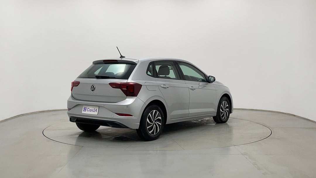 Right Back Diagonal (45- Degree) View