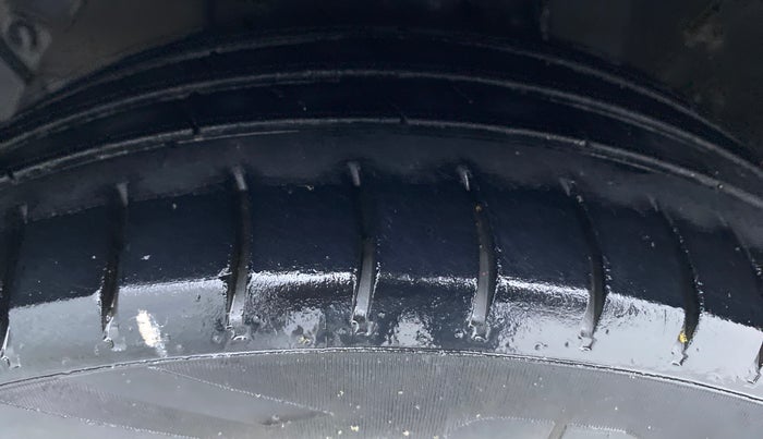 2014 Hyundai Xcent S 1.2 OPT, Petrol, Manual, 62,762 km, Left Front Tyre Tread