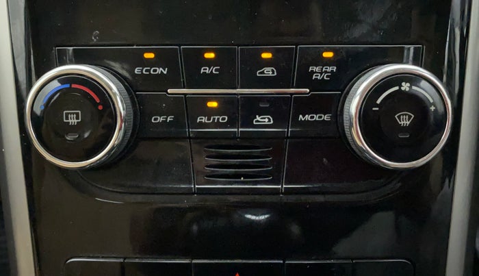 2020 Mahindra XUV500 W7 AT, Diesel, Automatic, 61,852 km, Automatic Climate Control