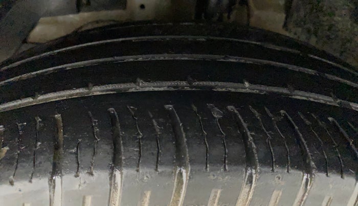 2020 Mahindra XUV500 W7 AT, Diesel, Automatic, 61,852 km, Left Front Tyre Tread