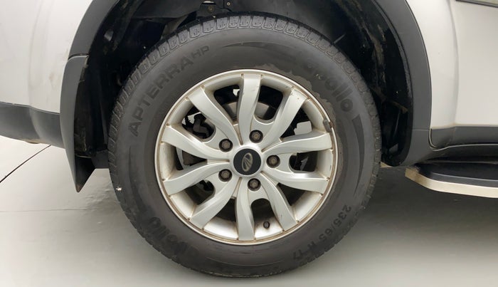 2020 Mahindra XUV500 W7 AT, Diesel, Automatic, 61,852 km, Right Rear Wheel