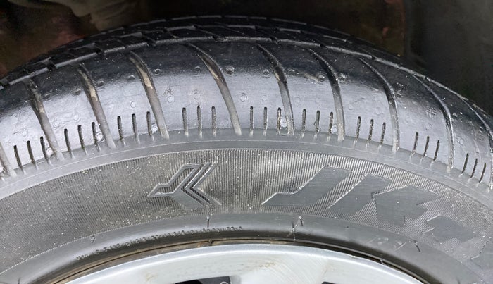 2015 Maruti Celerio VXI d, Petrol, Manual, 6,976 km, Right Front Tyre Tread