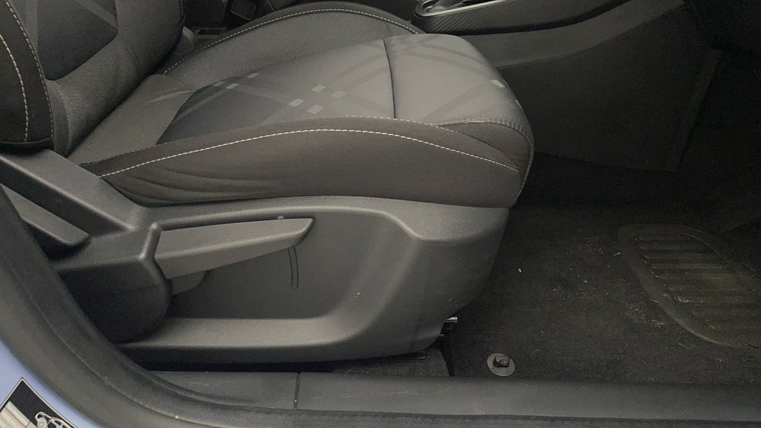 2022 MG 3 Core (with Navigation), Automatic, 34466 km, Drivers Side Adjustment Panel