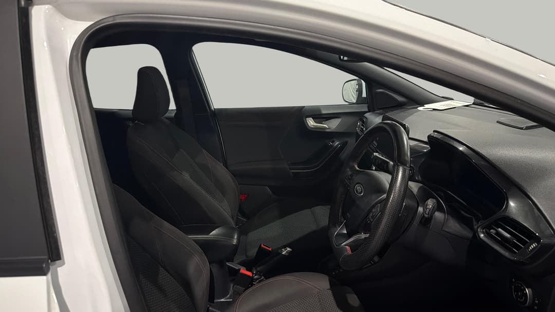 2020 Ford Puma St-line, Automatic, 124833 km, Right Side Front Door Cabin View