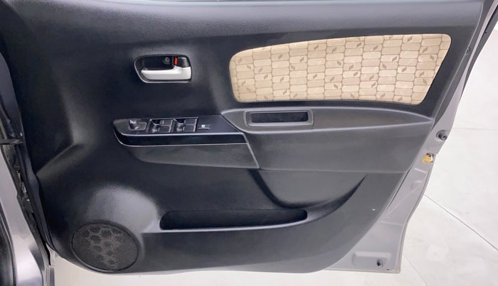 2018 Maruti Wagon R 1.0 VXI AMT, Petrol, Automatic, 28,076 km, Driver Side Door Panels Control