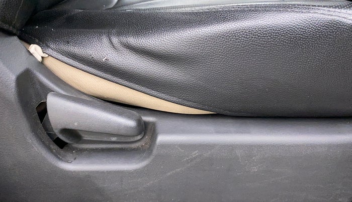 2018 Maruti Wagon R 1.0 VXI AMT, Petrol, Automatic, 28,076 km, Driver Side Adjustment Panel