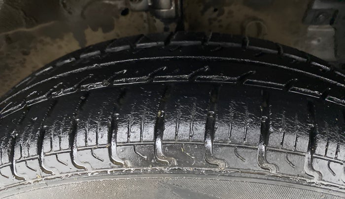 2017 Maruti Swift VXI, Petrol, Manual, 25,941 km, Right Front Tyre Tread