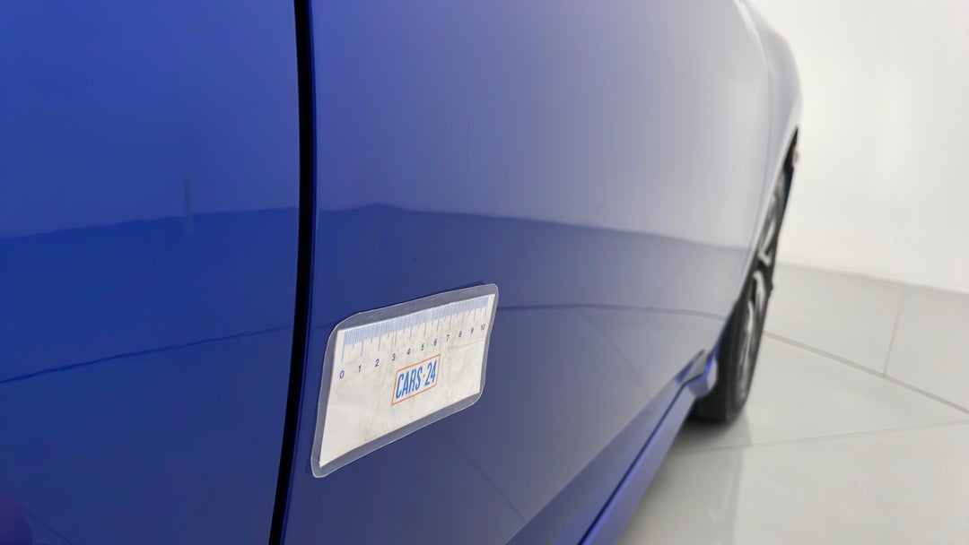 2017 Honda Civic Vti-s, Automatic, 23409 km, Doors Front RHS Dent