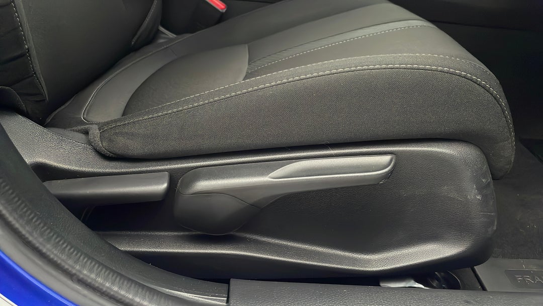 2017 Honda Civic Vti-s, Automatic, 23409 km, Drivers Side Adjustment Panel