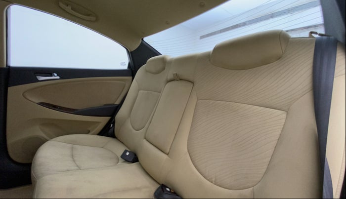 2015 Hyundai Verna FLUIDIC 1.6 CRDI S(O) 4S, Diesel, Manual, 39,230 km, Right Side Rear Door Cabin
