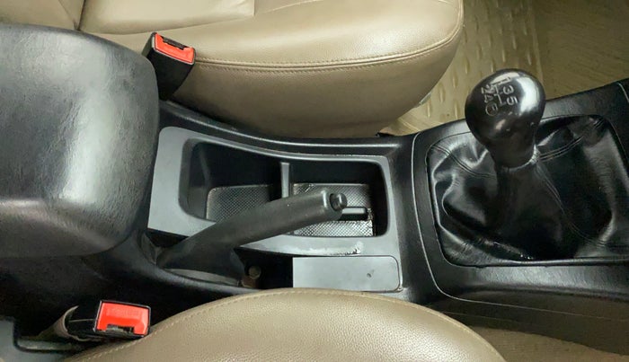 2015 Toyota Innova 2.5 GX 8 STR, Diesel, Manual, 82,593 km, Gear Lever