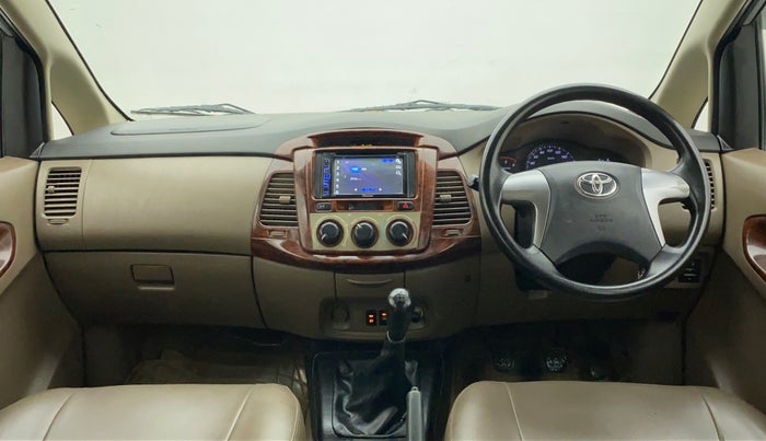 2015 Toyota Innova 2.5 GX 8 STR, Diesel, Manual, 82,593 km, Dashboard