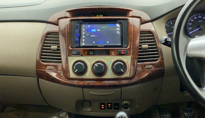 2015 Toyota Innova 2.5 GX 8 STR, Diesel, Manual, 82,593 km, Air Conditioner