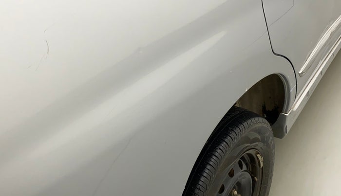 2015 Toyota Innova 2.5 GX 8 STR, Diesel, Manual, 82,593 km, Right quarter panel - Minor scratches