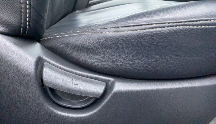 2019 Hyundai Grand i10 SPORTZ 1.2 KAPPA VTVT, Petrol, Manual, 65,127 km, Driver Side Adjustment Panel