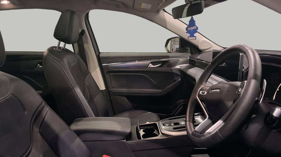 2024 GWM Haval Jolion Ultra, Automatic, 12431 km, Right Side Front Door Cabin View