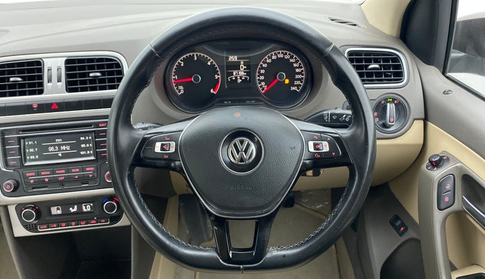 2015 Volkswagen Vento HIGHLINE DIESEL, Diesel, Manual, 87,317 km, Steering Wheel Close Up