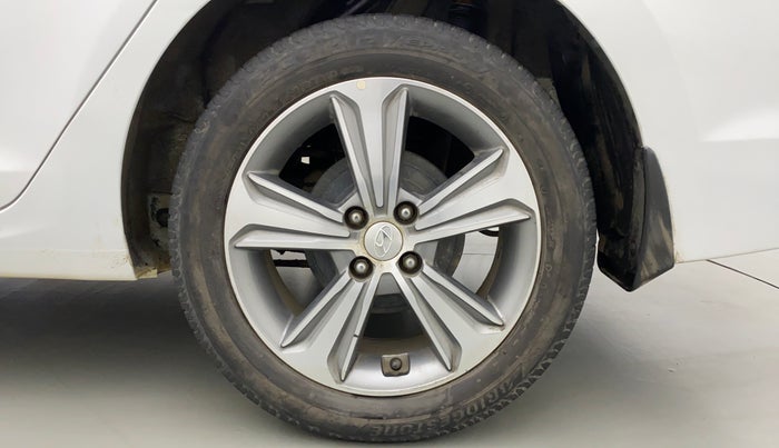 2019 Hyundai Verna 1.6 SX VTVT (O), Petrol, Manual, 36,477 km, Left Rear Wheel