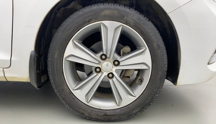2019 Hyundai Verna 1.6 SX VTVT (O), Petrol, Manual, 36,477 km, Right Front Wheel