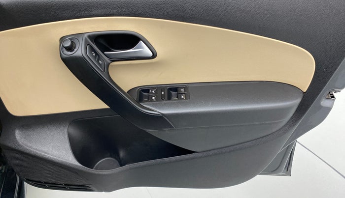 2016 Volkswagen Ameo COMFORTLINE 1.2, Petrol, Manual, 68,681 km, Driver Side Door Panels Control