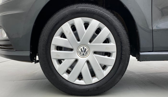 2016 Volkswagen Ameo COMFORTLINE 1.2, Petrol, Manual, 68,681 km, Left Front Wheel