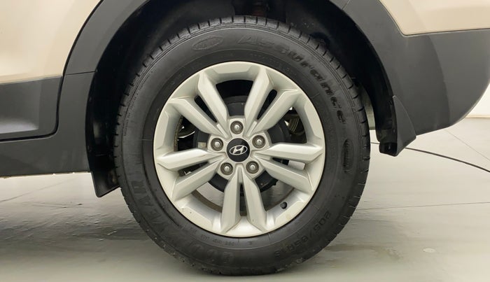 2015 Hyundai Creta SX PLUS 1.6 PETROL, Petrol, Manual, 13,626 km, Left Rear Wheel