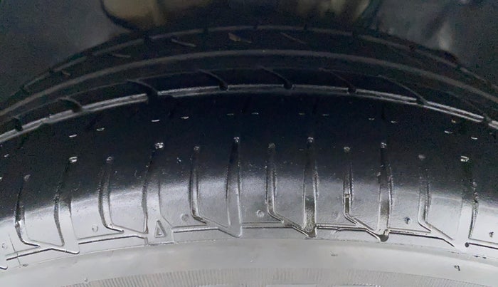 2020 Tata Tiago XT 1.2 REVOTRON, Petrol, Manual, 16,046 km, Right Front Tyre Tread