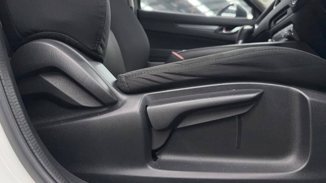 2019 Mazda CX-5 Maxx Sport (4x2), Automatic, 89416 km, Drivers Side Adjustment Panel