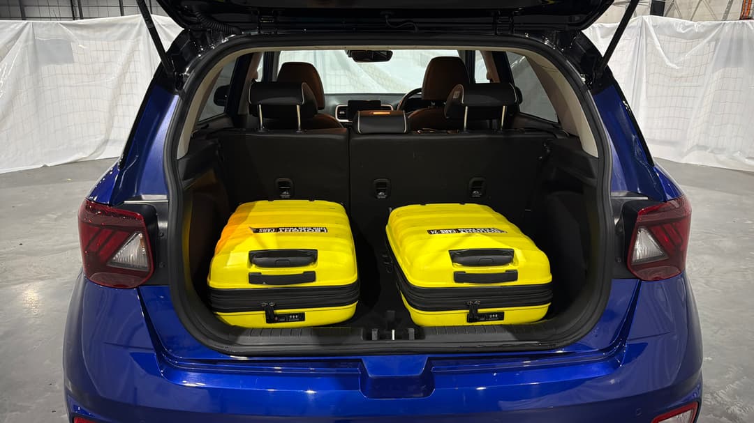 2023 Hyundai Venue Elite (denim) Two-tone Roof, Automatic, 44134 km, Boot Inside View with Luggage
