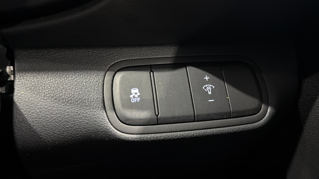 2023 Hyundai Venue Elite (denim) Two-tone Roof, Automatic, 44134 km, Utility Switches/Buttons