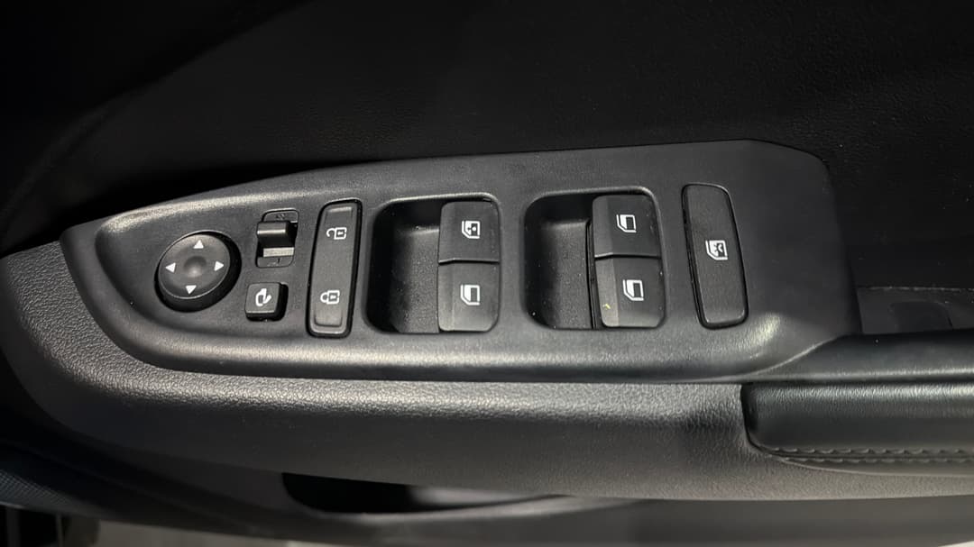2023 Hyundai Venue Elite (denim) Two-tone Roof, Automatic, 44134 km, Drivers Side Door Panel Controls
