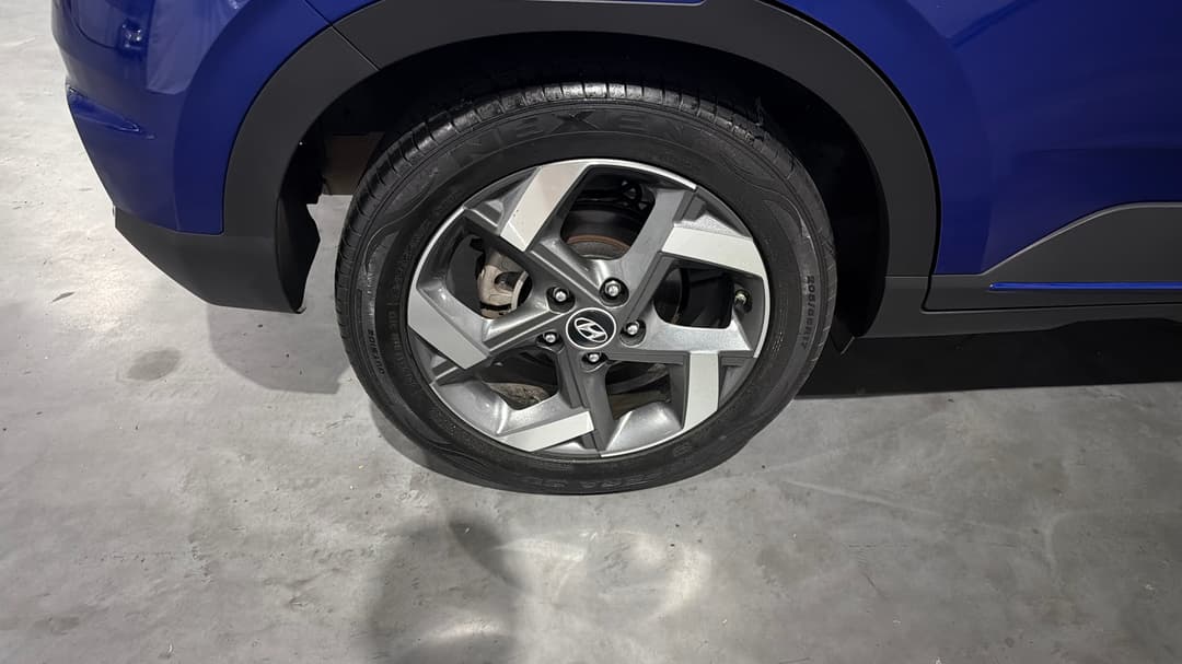 2023 Hyundai Venue Elite (denim) Two-tone Roof, Automatic, 44134 km, Right Rear Wheel