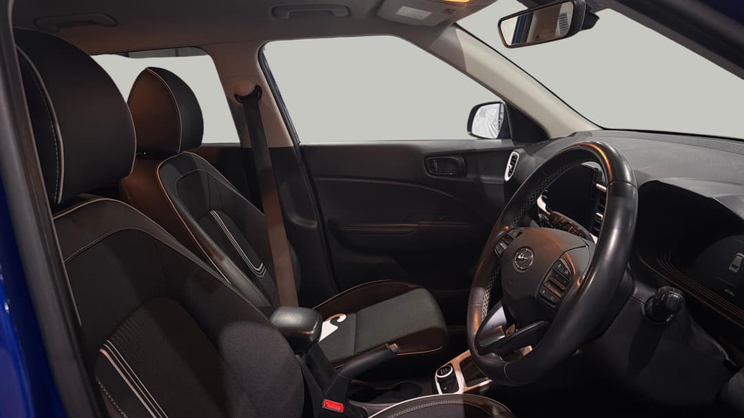 2023 Hyundai Venue Elite (denim) Two-tone Roof, Automatic, 44134 km, Right Side Front Door Cabin View
