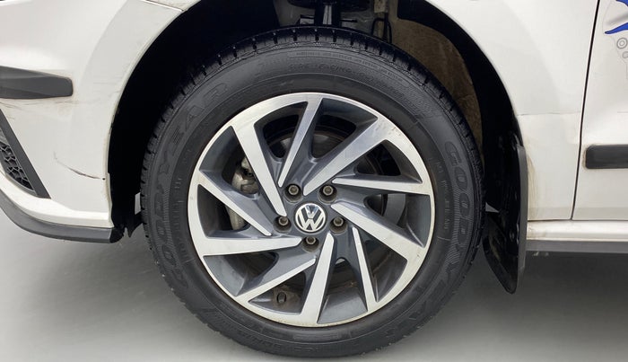 2022 Volkswagen Polo COMFORTLINE 1.0L MPI, Petrol, Manual, 9,205 km, Left Front Wheel