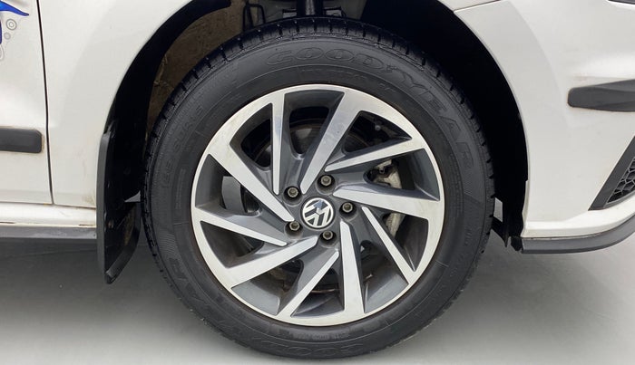 2022 Volkswagen Polo COMFORTLINE 1.0L MPI, Petrol, Manual, 9,205 km, Right Front Wheel