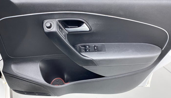 2022 Volkswagen Polo COMFORTLINE 1.0L MPI, Petrol, Manual, 9,205 km, Driver Side Door Panels Control